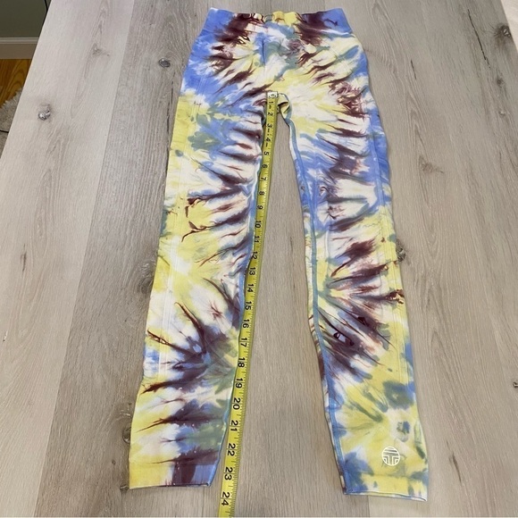 Tory Sport Tie Dye Seamless Chevron Cropped Leggings, Blue/Yellow/Burgundy, XS - Picture 6 of 9